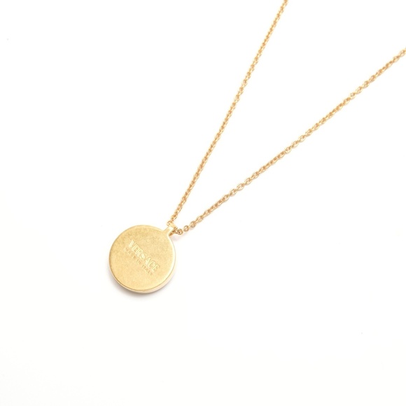 Versace Medusa necklace in gold - Picture 9 of 9